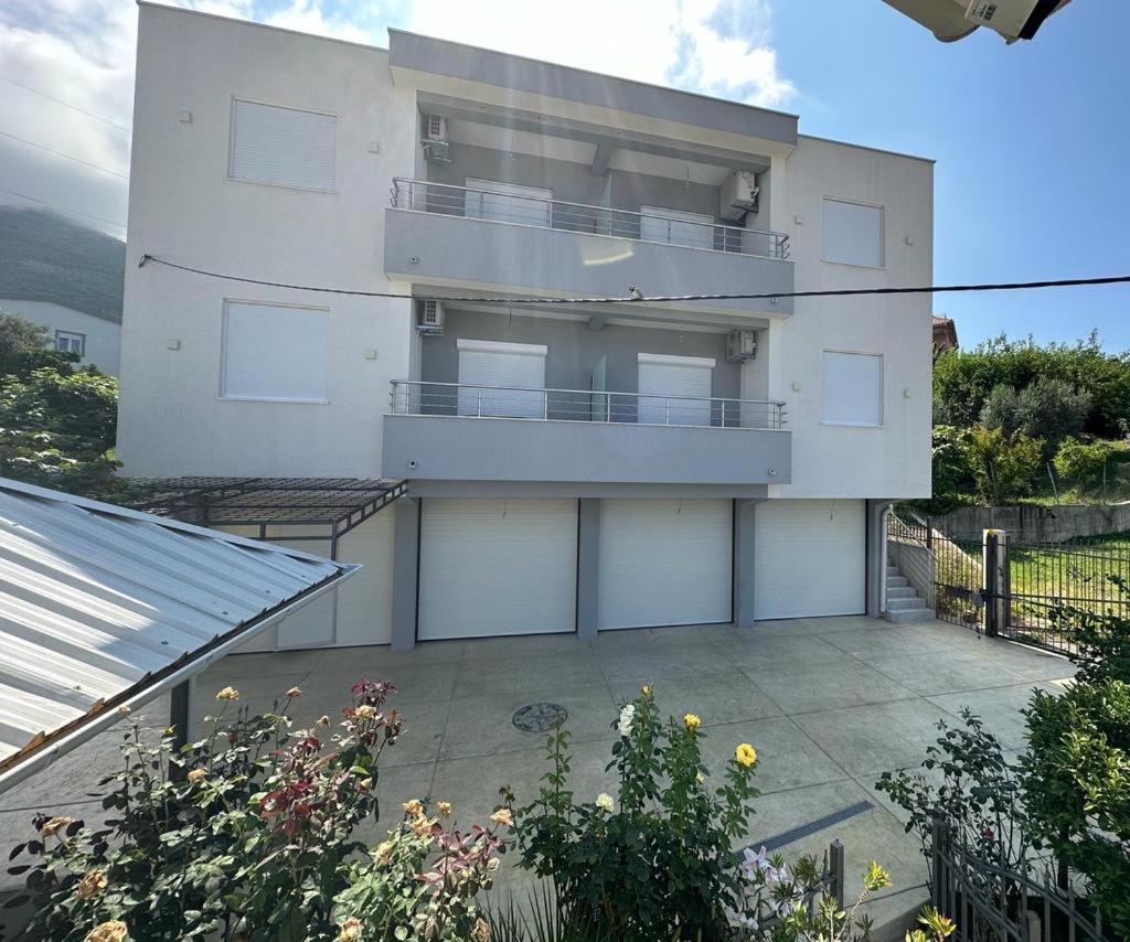 Villa Holiday Apartments Бар Экстерьер фото